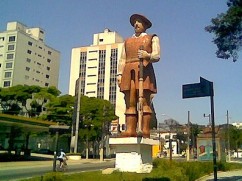 Estátua  Borba Gato